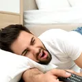Ce este „revenge bedtime procrastination” și de ce apare?