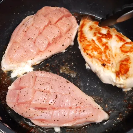 Ecuația pieptului de pui | Câte minute trebuie gătit pe fiecare parte, pentru a rămâne suculent