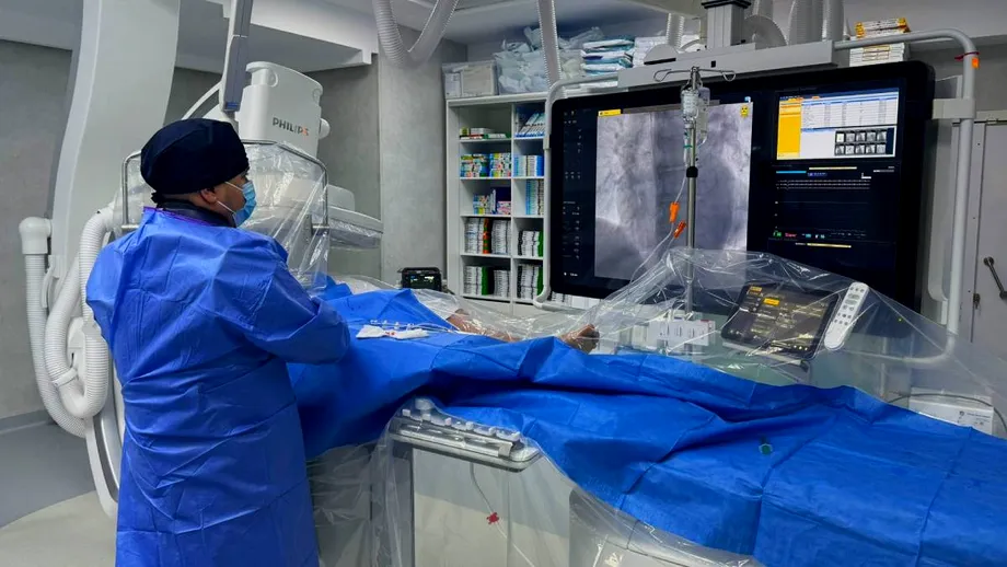 TAVI – înlocuirea valvei aortice minim invaziv. Dr. Gabriel Crâșmariu: „Prin TAVI, sângele ajunge din nou eficient la toate organele, iar pacientul se simte mai bine instant”