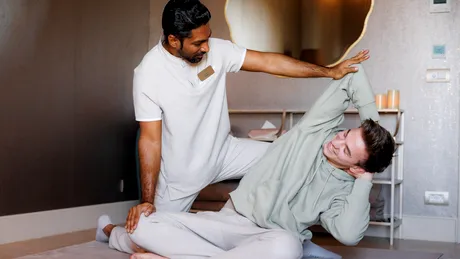 Descoperă Terapia Thai Massage la Embrace Holistic Healing Spa,  Casa Timiș Wellness & Spa Resort