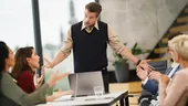Nu este aroganță! Psihologii susțin că persoanele cărora nu le pasă de ce crede lumea despre ele au, în realitate, o trăsătură extrem de puternică