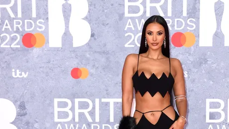 Cele mai îndrăznețe rochii de pe covorul roșu la BRIT Awards 2022