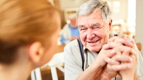 Aproape 8.000 de români, diagnosticați cu Alzheimer în doar un an. 10 semne care trebuie să ne dea de gândit