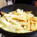 Cum fac chinezii cartofi prăjiți. Rețetă de cartofi-pai chinezești