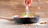 Cu ce să înlocuiești sarea când gătești. 10 alternative delicioase și sănătoase