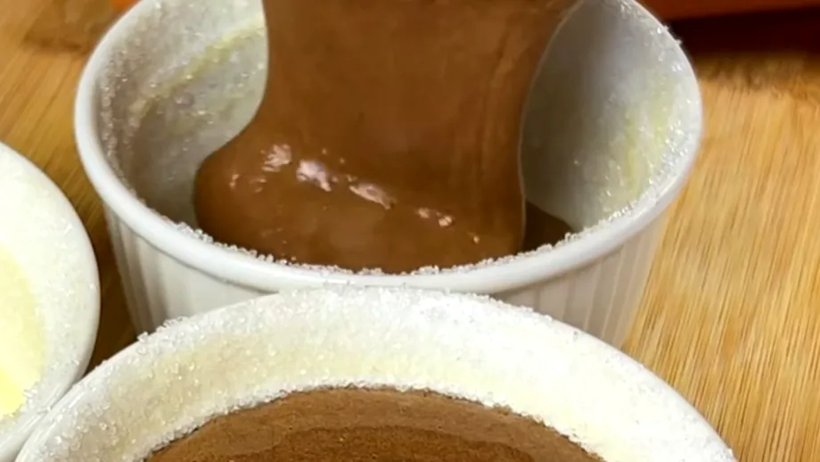 Prăjitura delicioasă gătită din doar 2 ingrediente. Este gata în doar 20 de minute