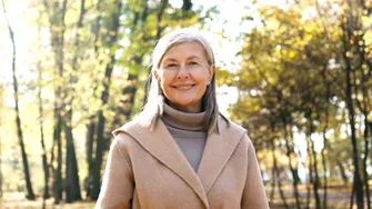 Menopauza precoce, asociată cu un diagnostic mai timpuriu de Alzheimer, conform unui studiu recent