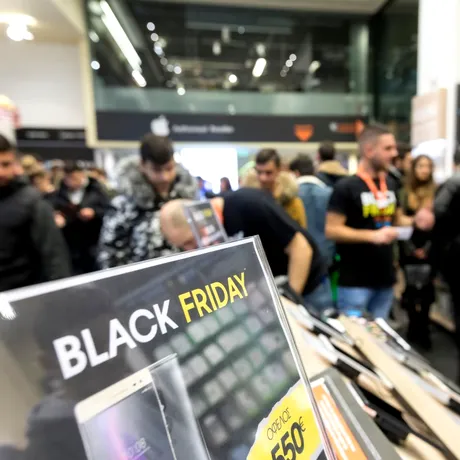 Black Friday 2025. Când încep reducerile la produsele de sănătate + ce să adaugi în coș pentru Vinerea Neagră
