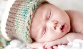 Bebeluşul tău doarme suficient? Învaţă să-i creezi rutina de somn!