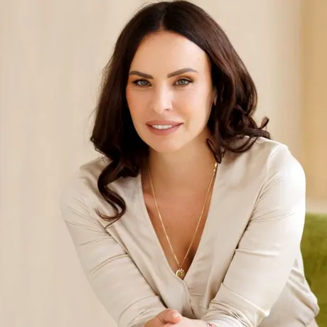 De ce funcționează terapia de grup mai bine decât terapia individuală și ce se întâmplă într-un grup terapeutic. Sorana Kapusta: „Cu toții suntem vulnerabili, nu doar eu”