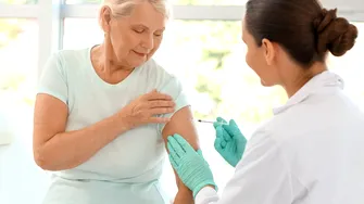 Vaccinul recomandat după 50 de ani. Persoanele cu glicemia mare sunt cele mai expuse riscului