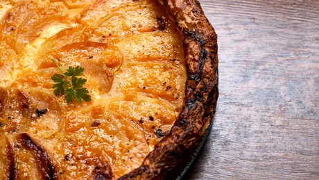 Desertul vegan care se face în 5 minute și nu conține zahăr! Cum se prepară plăcinta cu ananas și cocos