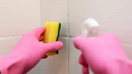 Cele mai bune metode să cureți chitul din baie. Rosturile vor arăta impecabil