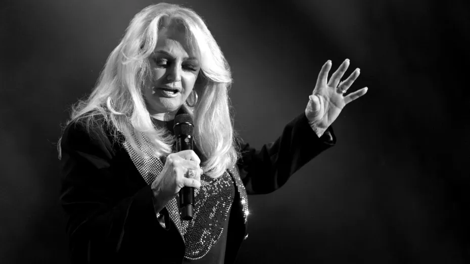Bonnie Tyler a murit la 75 de ani. Vocea inconfundabilă din „Total Eclipse of the Heart” s-a stins după o lungă luptă cu boala