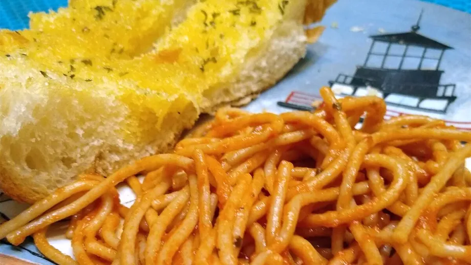 De ce mănâncă italienii paste cu pâine, de fapt. Românii nici nu concep așa ceva