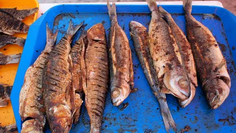 Rețeta de pește prăjit cu mălai! Cum să iasă crocant la exterior și suculent la interior