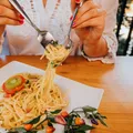Cum se mănâncă corect spaghetele. Regulile italiene care transformă o masă banală într-o experiență elegantă