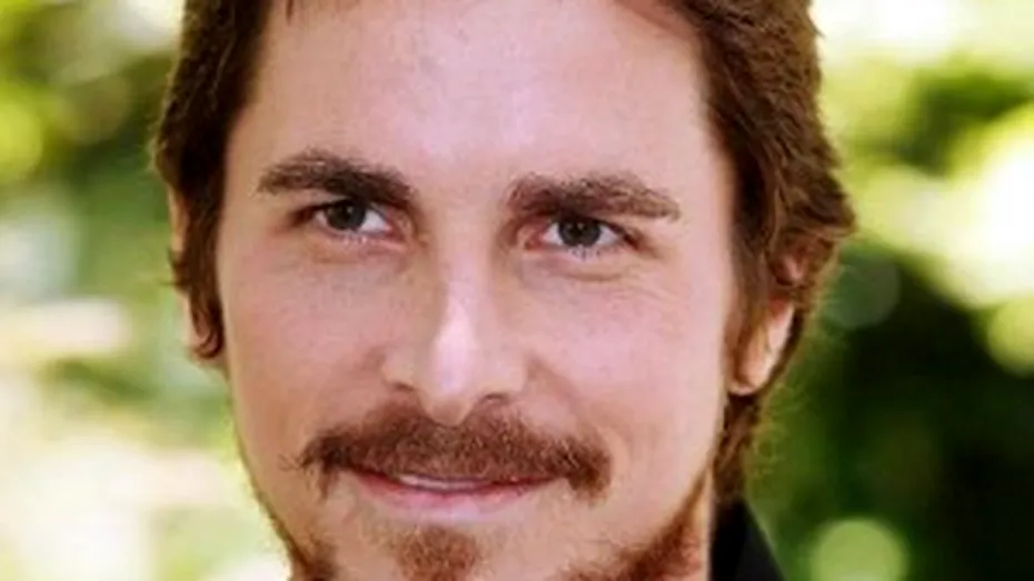 Christian Bale neaga acuzatiile facute de mama si sora sa