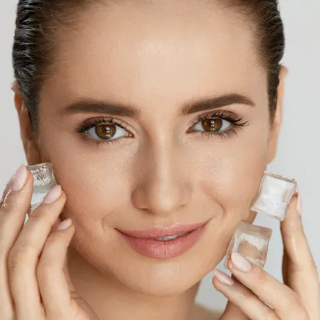 Trucul de 30 de secunde care te faci să arăți cu 5 ani mai tânără