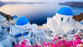 Secretul caselor albe și albastre din Santorini: de ce și-a ales insula grecească aceste culori emblematice