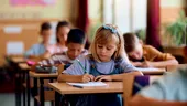 Cum îți ajuți copilul să se adapteze la o școală nouă. Sfaturi utile pentru părinți
