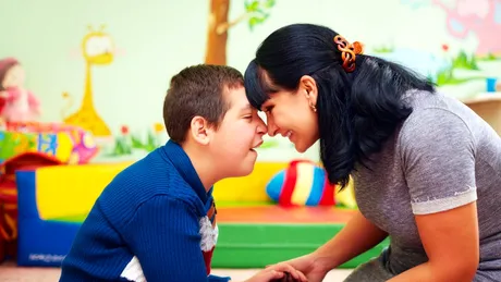 Otilia Mantelers: sfaturi pentru părinţii copiilor cu dizabilităţi