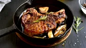 Ingredientul surpriză care face friptura să aibă gust ca la restaurant. Secretul unui steak perfect