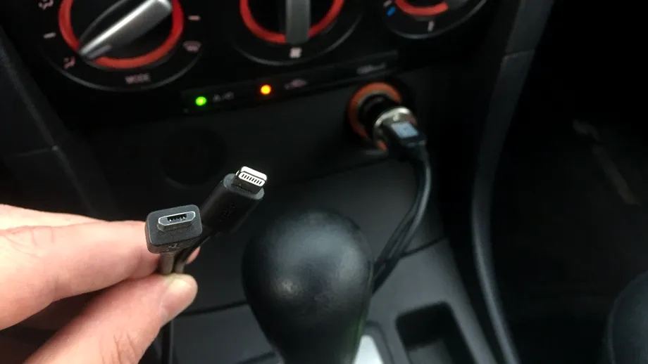 Gadget-urile pe care nu trebuie să le încarci direct la USB-ul mașinii. Pot genera stricăciuni serioase