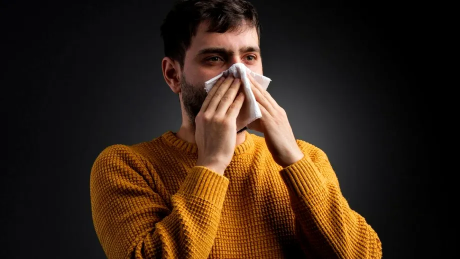 10 semne pe care le dă FLURONA. Cum te simți când ești infectat simultan cu gripă și COVID-19
