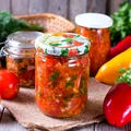 Zarzavat la borcan pentru iarnă. Rețeta simplă care te ajută să ai legume pentru ciorbă tot sezonul rece