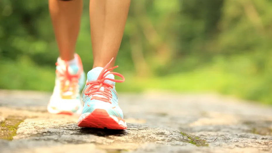 Ce este mersul japonez? Antrenamentul de 30 de minute care are mai multe beneficii decât 10.000 de pași
