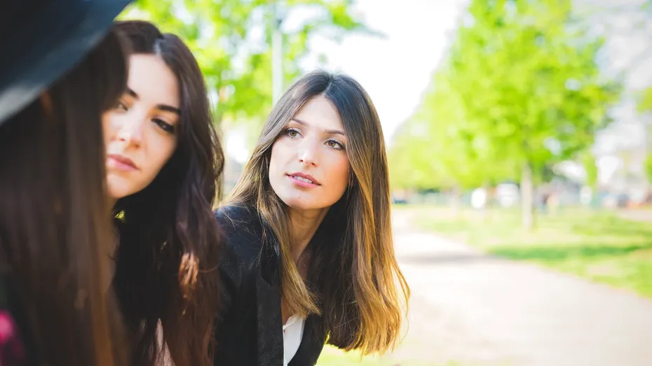 Comunici din ce în ce mai greu cu cei din jur? Iată cum să transmiți mesaje clare și să eviți neînțelegerile