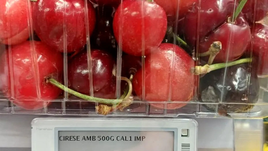 De necrezut! Cât a ajuns să coste 1 kg de cireșe în magazinele Mega Image din București
