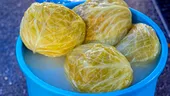 Varza murată, alimentul pe care mulți îl consideră „medicament” pentru intestin. Cine ar trebui să o evite și câtă varză murată poți mânca pe zi