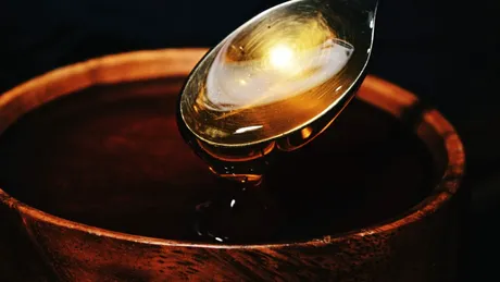 Cum să identifici mierea contrafăcută. Testul cu chibritul e cel mai rapid și eficient