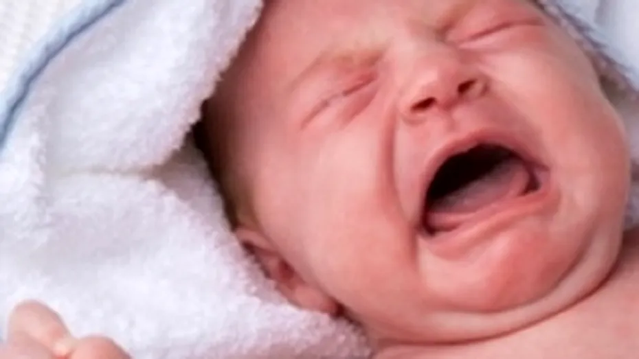 Migrenele mamelor “produc” colici bebeluşilor