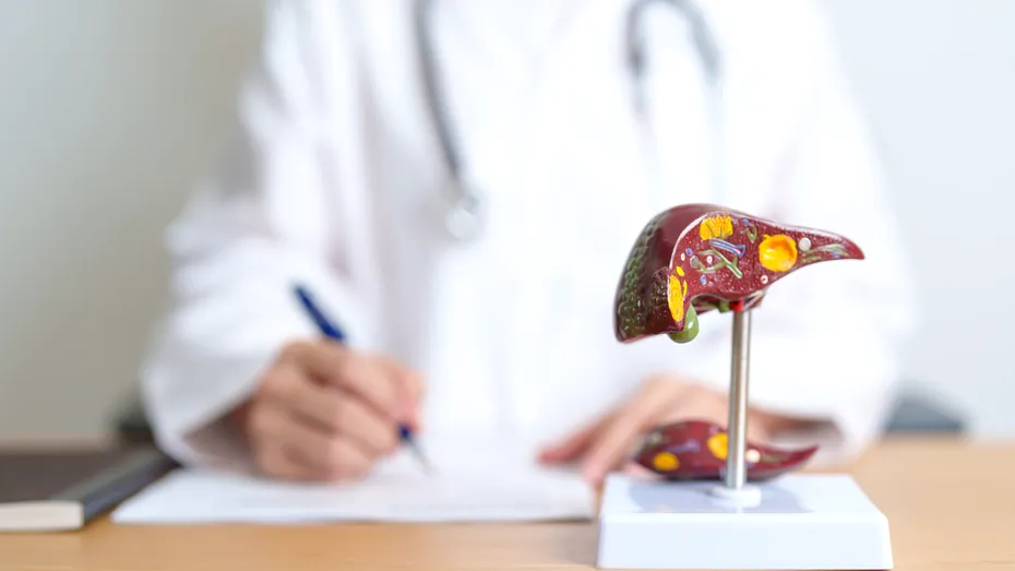 Cinci semne care îți arată că ai putea suferi de boli hepatice. Atenție la sănătatea ficatului tău!