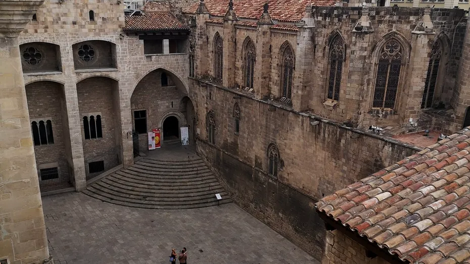 De ce să îți bei cafeaua în ceștile bune și în cele mai frumoase locuri?