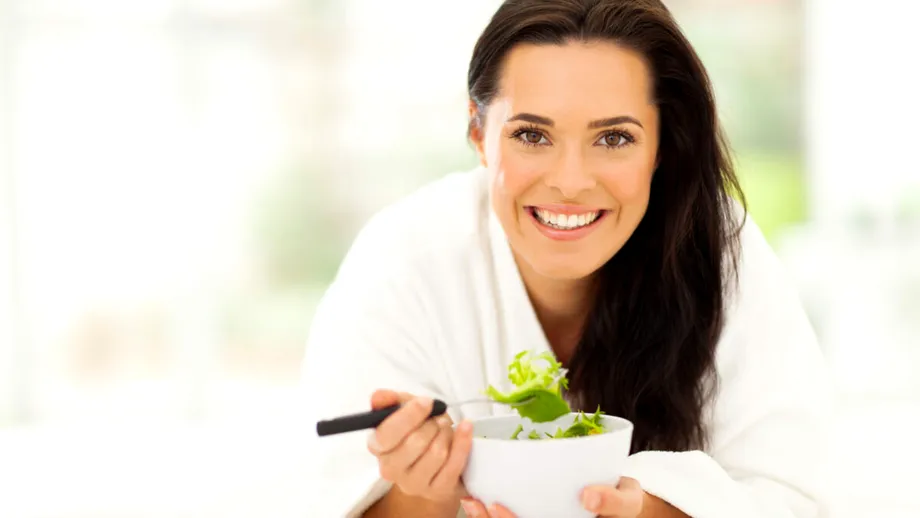 7 gustări care îți susțin hormonii și energia după 40 de ani