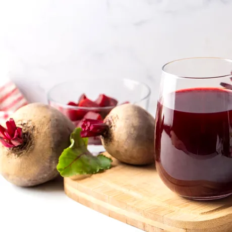De ce nu e bine să consumi suc de sfeclă roșie dacă ai glicemia mare! Medicii trag un semnal de alarmă