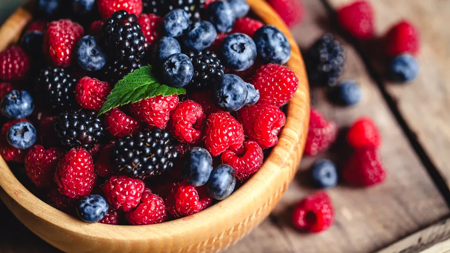 Afine vs. mure! Care este alegerea mai sănătoasă pentru slăbit, controlul glicemiei și sănătatea creierului