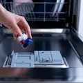 Cât de sigure sunt capsulele de spălat vase? Ce se întâmplă cu pelicula de „plastic” în timpul spălării