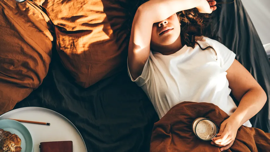 Ești într-o dispoziție proastă? Uite 4 lucruri care te ajută s-o schimbi