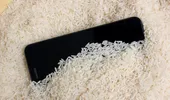 Ajută cu adevărat orezul la uscarea unui telefon udat?