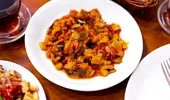 Cum prepari zacusca turcească? Ingredientul care o face diferită de cea românească
