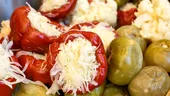 Gogoșari umpluți cu varză și morcov. Cum prepari murături crocante și aromate pentru iarnă