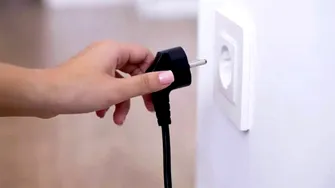 De ce ies scântei din prize și când devine periculos