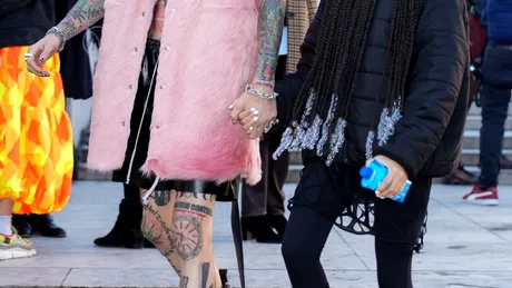 Machine Gun Kelly, de mână cu fiica lui la o prezentare de modă