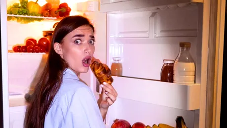 Cum să reduci consumul de alimente noaptea