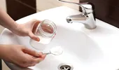 Bicarbonatul de sodiu pentru exfoliere: ce se întâmplă când îl aplici pe față?
